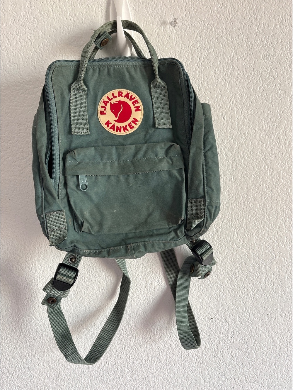 Fjällräven Kånken Classic Backpack with Red Fox Logo, Green, Used with Wear